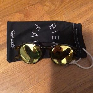 NEW Madewell sunglasses 🕶✨ sold out online.